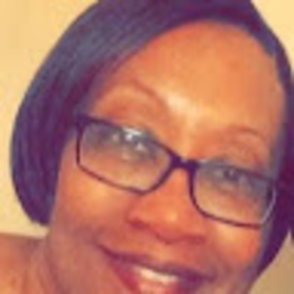 Meet your Posher, Gloria - Picture 1 of 1